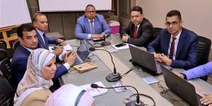 محافظ سوهاج يلتقي أعضاء لجنة تقييم مشروعات المبادرة الوطنية للمشروعات الخضراء الذكية