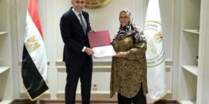بعد تكريمها من الوزير.. الأبلة صالحة: رد الاعتبار أسعدنى كثيرا وعملى لوجه الله  القليوبية