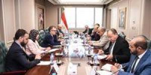 الكهرباء والتخطيط تبحثان فرص الاستثمار في تحلية مياه البحر واستخلاص الأملاح والعناصر النادرة من خلال استغلال البنية الأساسية القائمة