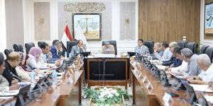 محافظ الوادي الجديد توجه بطرح 1000 فدان بكل مركز لدعم الاستثمار الزراعي