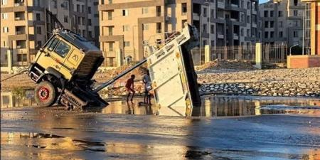 مصدر “بالإسكان” يكشف الحقيقة الغائبة في كسر ماسورة مياه وصلة دهشور