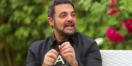 عمرو محمود ياسين يعلق على أحداث المنتخب: "فوضى كبيرة وإللي فات مات"