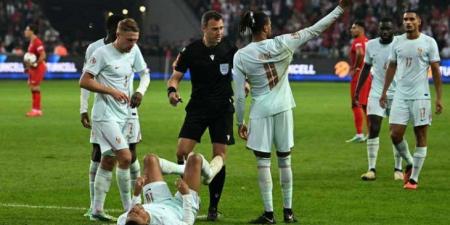 مبابي يترك معسكر المنتخب الفرنسي بعد إصابته في الركبة- (فيديو)