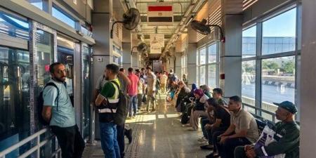 مع أول أيام التشغيل، إقبال كبير على استخدام الأتوبيس الترددي بالمرحلة الثانية (صور)