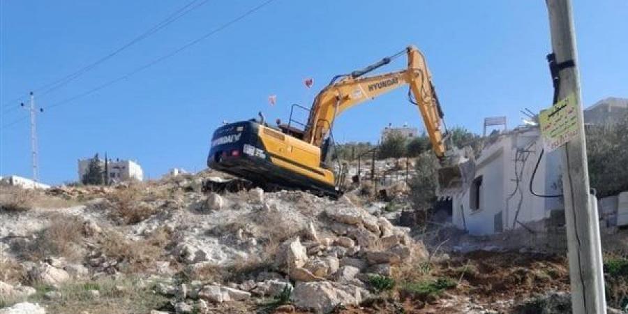 جرافات
      الاحتلال
      الإسرائيلي
      تبدأ
      تدمير
      وتجريف
      البنية
      التحتية
      بمدينة
      جنين