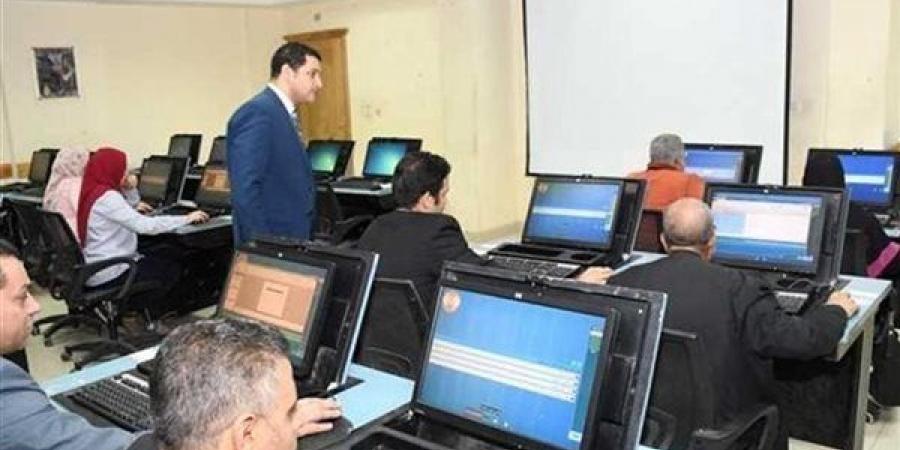 قانون العمل الجديد، ما الحقوق الـ 7 للعامل التي يجب معرفتها قبل توقيع العقد بالقطاع الخاص