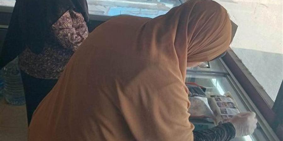 حملات مكبرة لضبط الأسواق وإعدام أغذية فاسدة بدمياط ورأس البر