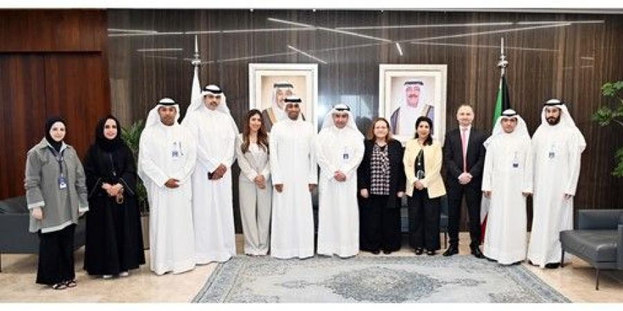«التجاري» يعزز شراكاته المؤسسية ويوقع بروتوكول ربط إلكتروني مع بنك «الائتمان»
