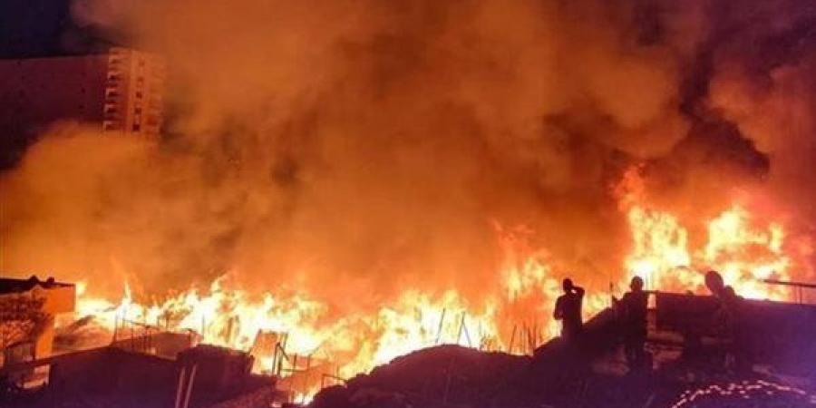 بالأسماء.. حريق داخل 4 منازل مجاورة في دشنا بقنا