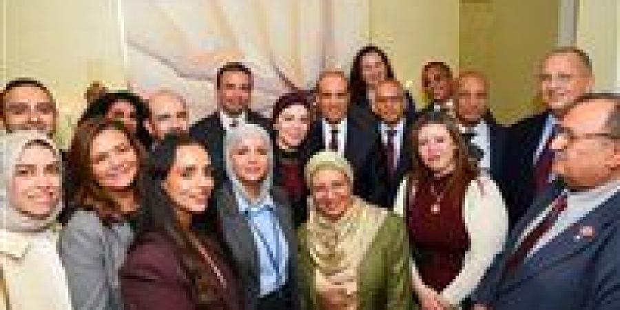 وزير الخارجية يلتقي المصريين العاملين في الأمم المتحدة بنيويورك