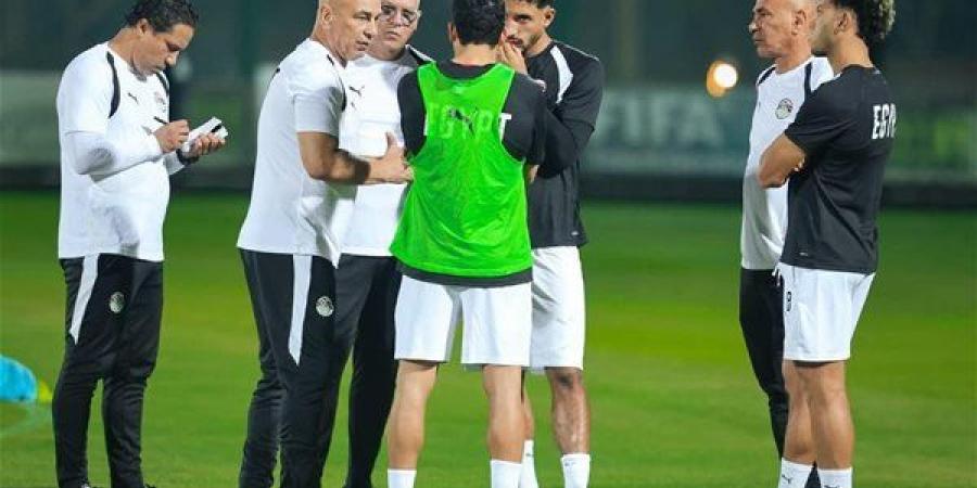 بعد أزمة الشناوي، الأهلي يدرس مخاطبة منتخب مصر لإعفاء لاعبيه من ودية جنوب أفريقيا
