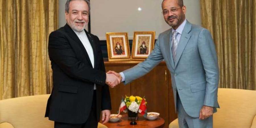 عُمان وإيران تبحثان سلامة الملاحة وحرية العبور في مضيق هرمز