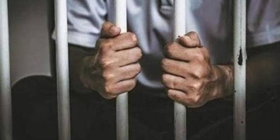 تعلم من الإنترنت وكشفه بـ500 جنيه، اعترافات عاطل انتحل صفة طبيب نفسي بعين شمس