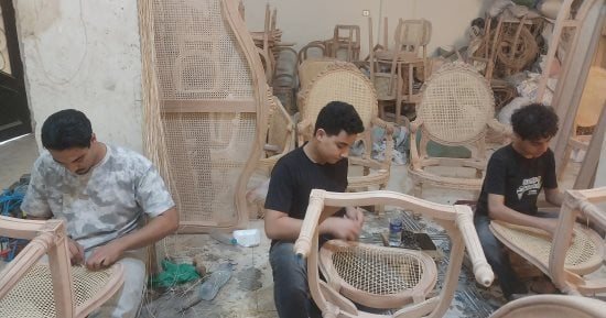 صناعة البامبو مهنة تخترق عالم الأثاث بدمياط.. فرص عمل للشباب وإنتاج مطلوب خارج مصر